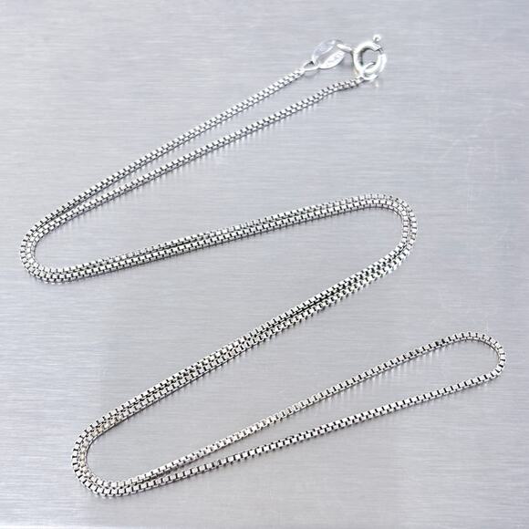 Vintage Indonesia IBB Sterling Silver 925 0.8mm Box Chain Necklace 18” - Picture 2 of 4